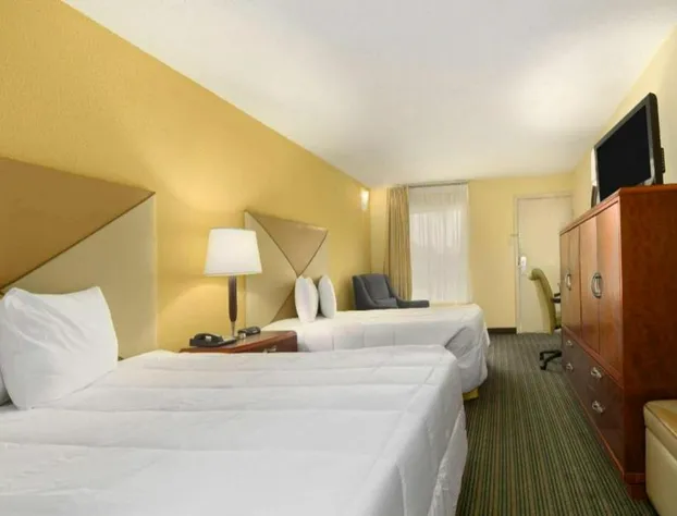 Days Inn by Wyndham Brunswick/St. Simons Area hotel detail image 4