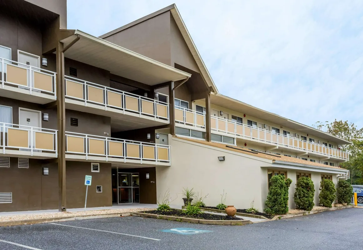 Days Inn by Wyndham Harrisburg North hotel hero