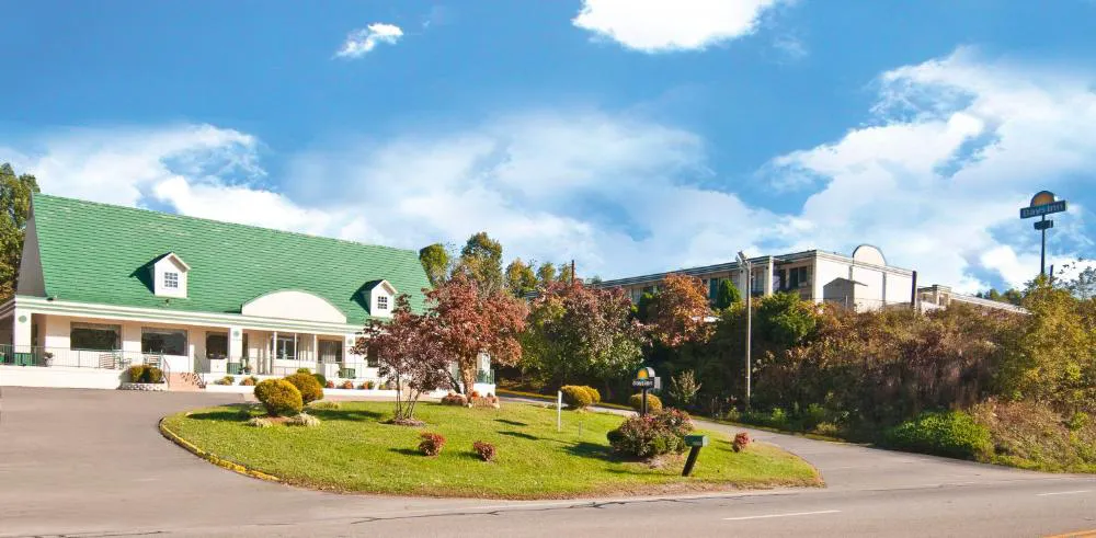 Days Inn by Wyndham Asheville West hotel hero