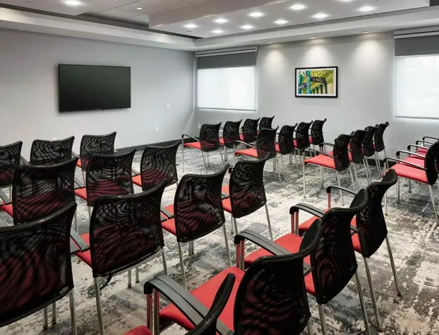 Hampton Inn Newark Airport hotel detail image 2