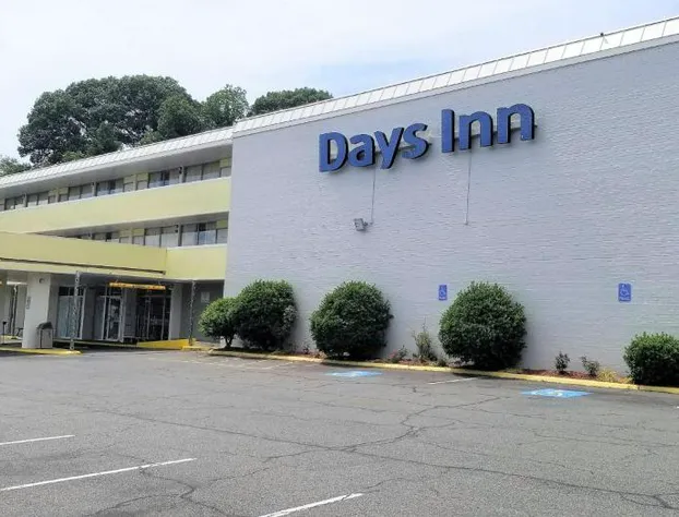 Days Inn by Wyndham Alexandria South hotel detail image 1