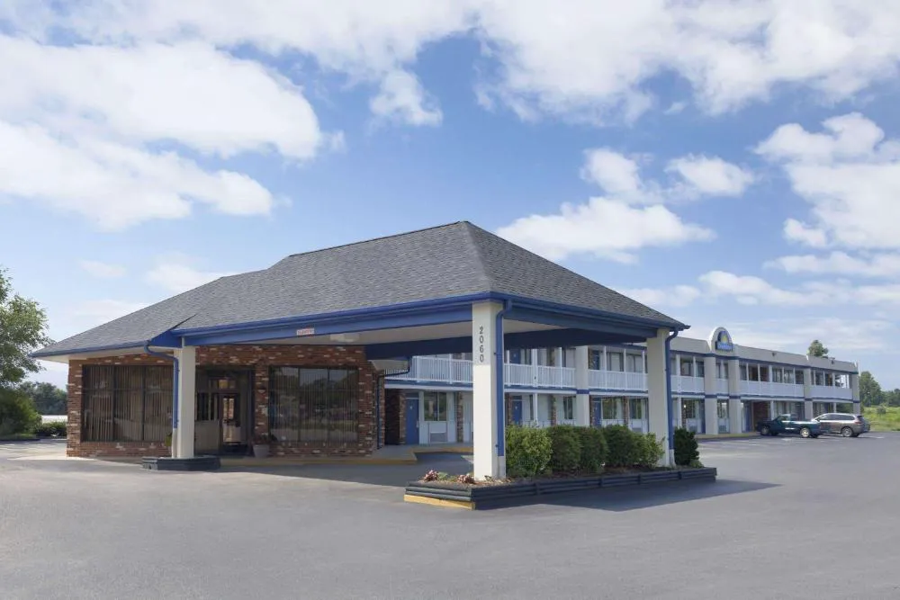 Days Inn by Wyndham Waynesboro hotel hero