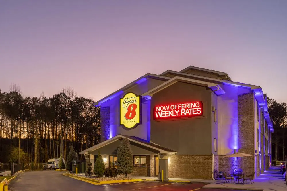 Super 8 by Wyndham Villa Rica hotel hero