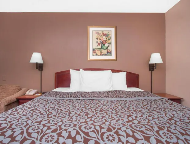 Days Inn by Wyndham Dublin GA hotel detail image 4