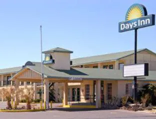 Days Inn by Wyndham Snyder hotel detail image 2