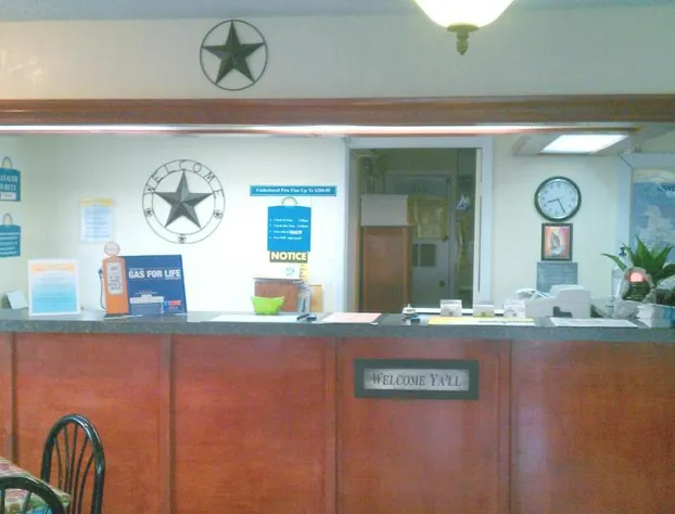 Days Inn by Wyndham Snyder hotel detail image 3