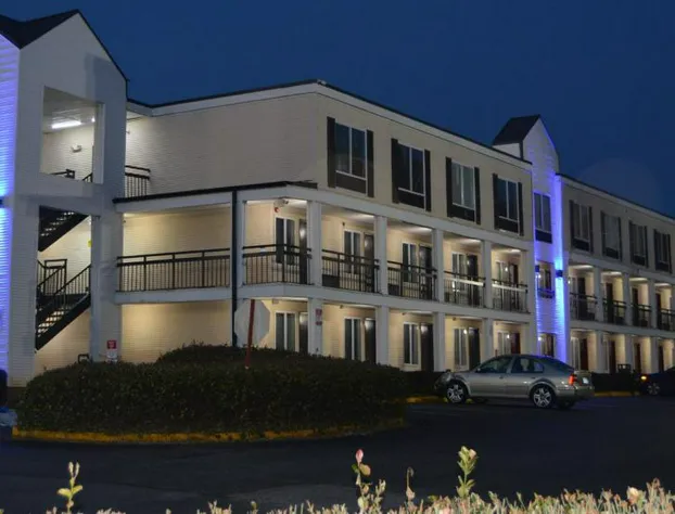 Days Inn by Wyndham Marietta-Atlanta-Delk Road hotel detail image 1