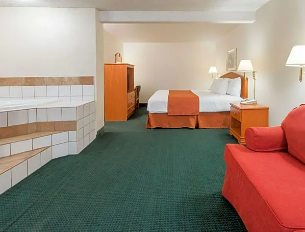 Days Inn by Wyndham St. Louis North hotel detail image 2