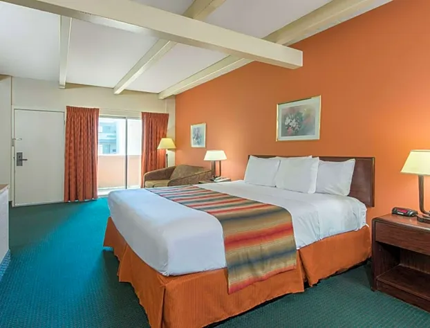 Days Inn by Wyndham St. Louis North hotel detail image 3