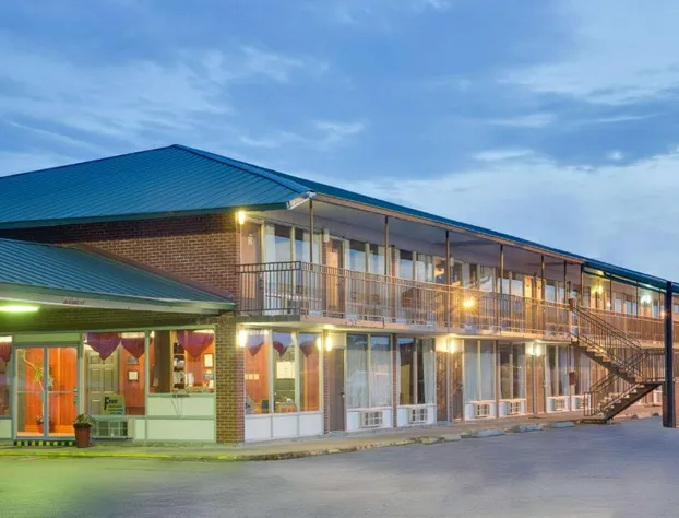 Days Inn by Wyndham Newport hotel detail image 1