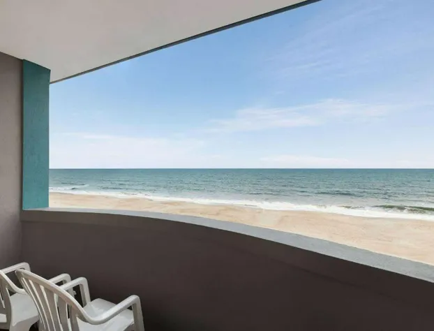 Days Inn by Wyndham Myrtle Beach-Beach Front hotel detail image 3