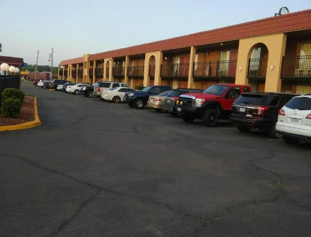 Days Inn by Wyndham Caddo Valley Arkadelphia hotel detail image 1