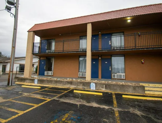 Days Inn by Wyndham Caddo Valley Arkadelphia hotel detail image 3