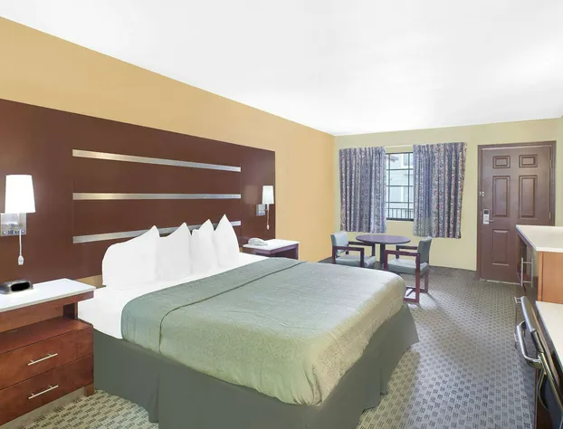 Days Inn by Wyndham Fayetteville hotel detail image 4