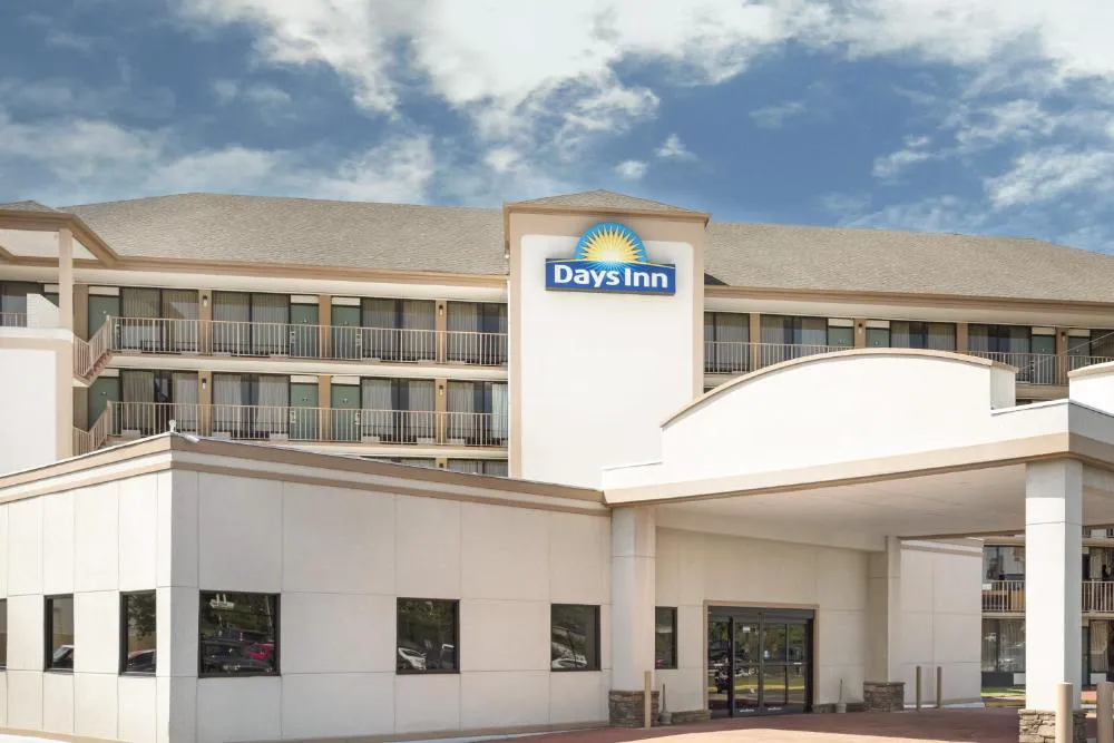 Days Inn by Wyndham Columbus-North Fort Moore hotel hero