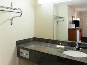 Days Inn by Wyndham Oklahoma City West hotel detail image 2