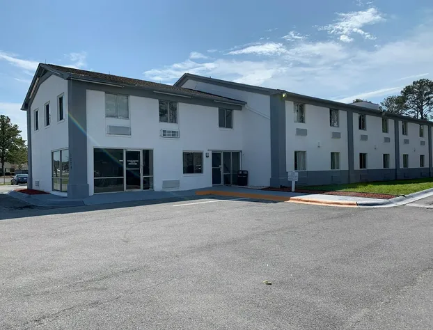 Econo Lodge Cherry Point hotel detail image 4