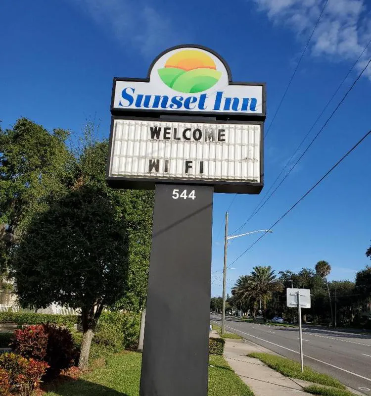 Sunset Inn Daytona Beach hotel hero