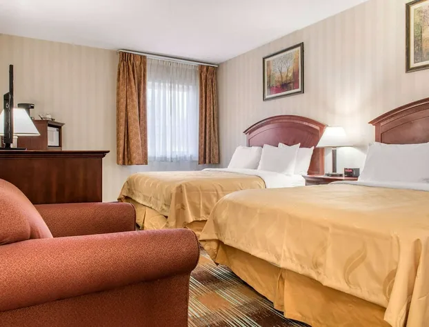 La Quinta Inn & Suites by Wyndham Miamisburg Dayton South hotel detail image 1