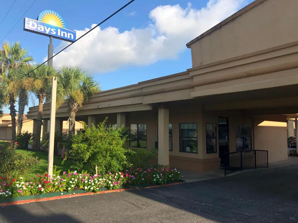 Days Inn by Wyndham Lake Charles hotel hero