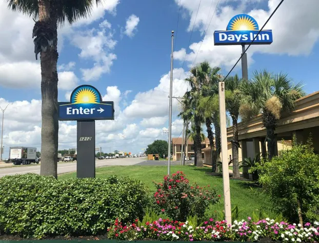 Days Inn by Wyndham Lake Charles hotel detail image 1