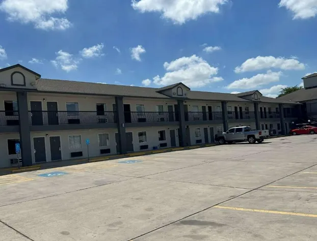 Days Inn by Wyndham San Antonio Morgan's Wonderland / IH-35 N hotel detail image 1