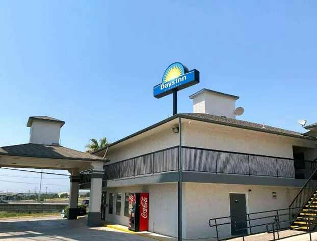 Days Inn by Wyndham San Antonio Morgan's Wonderland / IH-35 N hotel detail image 1