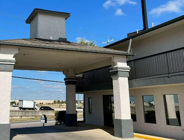 Days Inn by Wyndham San Antonio Morgan's Wonderland / IH-35 N hotel detail image 4