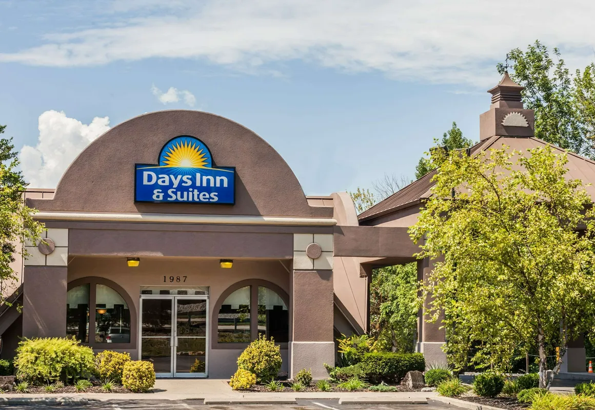 Days Inn & Suites by Wyndham Lexington hotel hero
