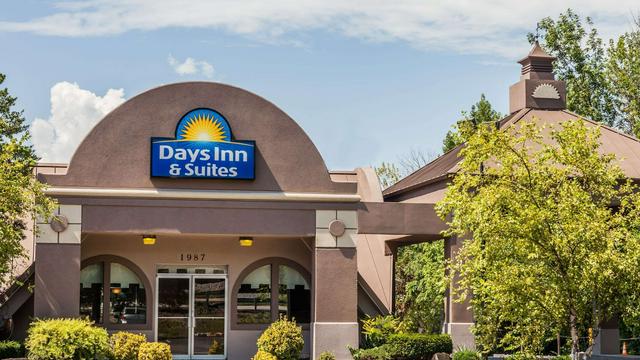 Days Inn & Suites by Wyndham Lexington hotel detail image 1