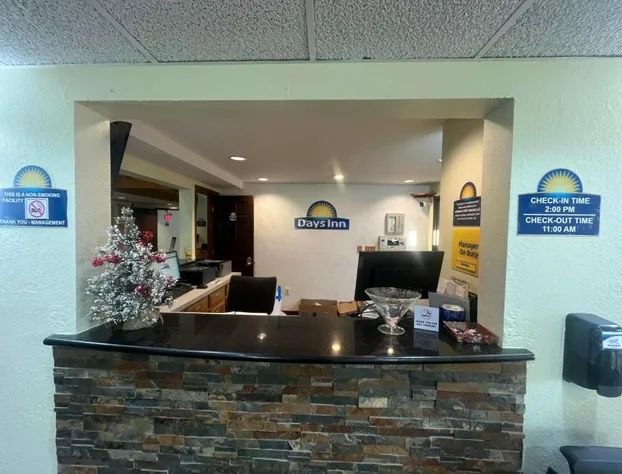 Days Inn by Wyndham Fort Dodge hotel detail image 1