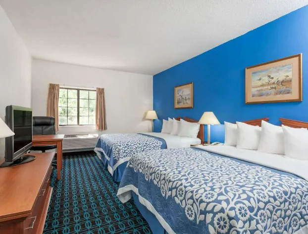 Days Inn & Suites by Wyndham Cambridge hotel detail image 2