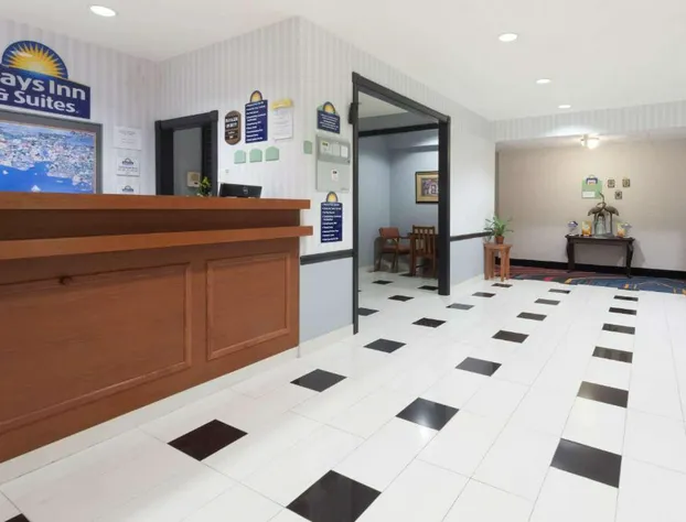 Days Inn & Suites by Wyndham Cambridge hotel detail image 1