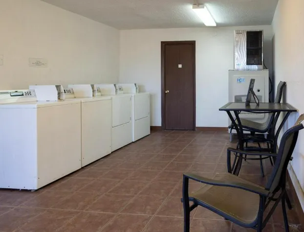 Days Inn by Wyndham Clinton hotel detail image 4