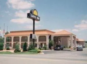 Days Inn & Suites by Wyndham Dumas hotel detail image 1