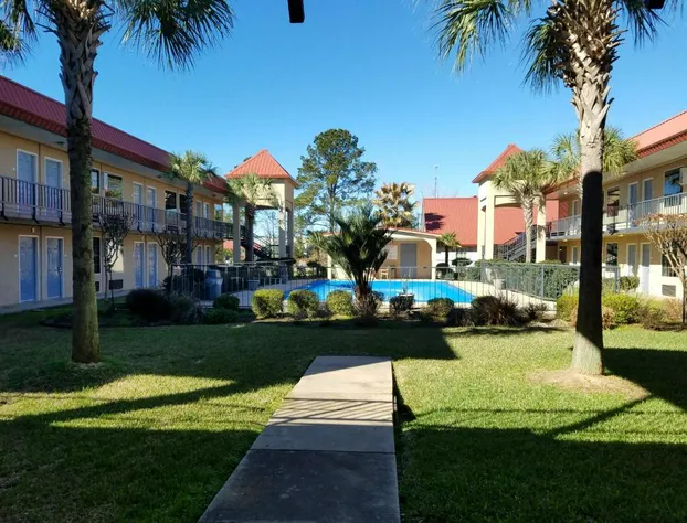 Days Inn by Wyndham Leesville hotel detail image 4