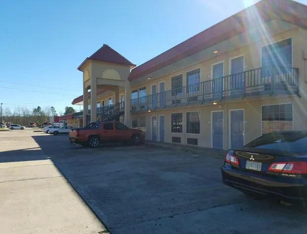 Days Inn by Wyndham Leesville hotel detail image 1