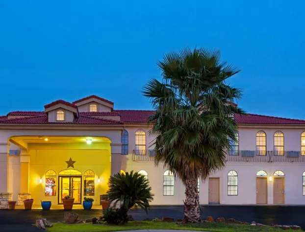 Days Inn by Wyndham Near Seaworld San Antonio hotel detail image 4