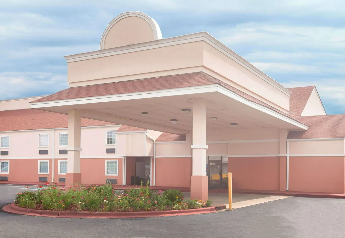 Days Inn by Wyndham Alma hotel hero