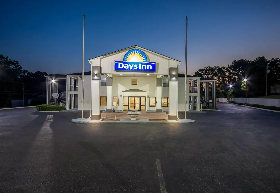 Days Inn by Wyndham Enterprise hotel hero