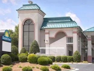 Days Inn by Wyndham Saint Pauls hotel hero