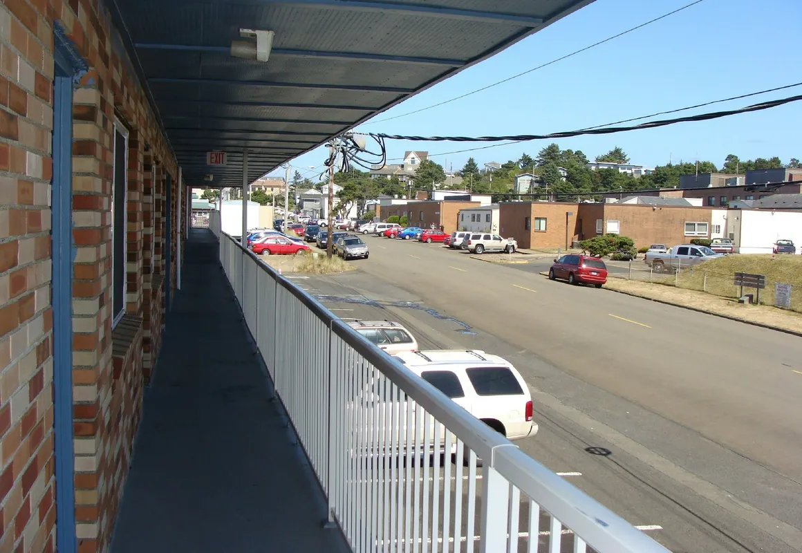 Money Saver Motel hotel hero