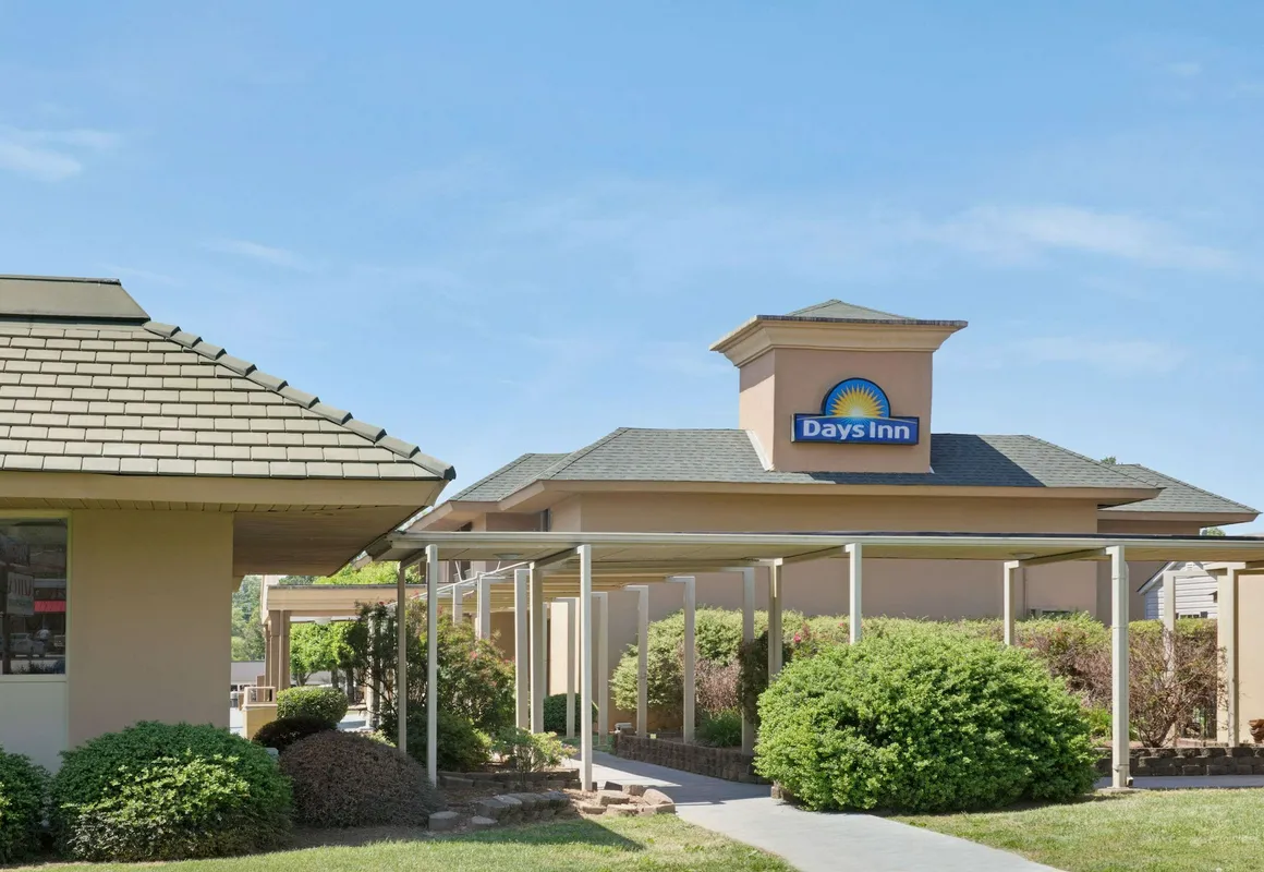 Days Inn by Wyndham Charlotte/Woodlawn Near Carowinds hotel hero