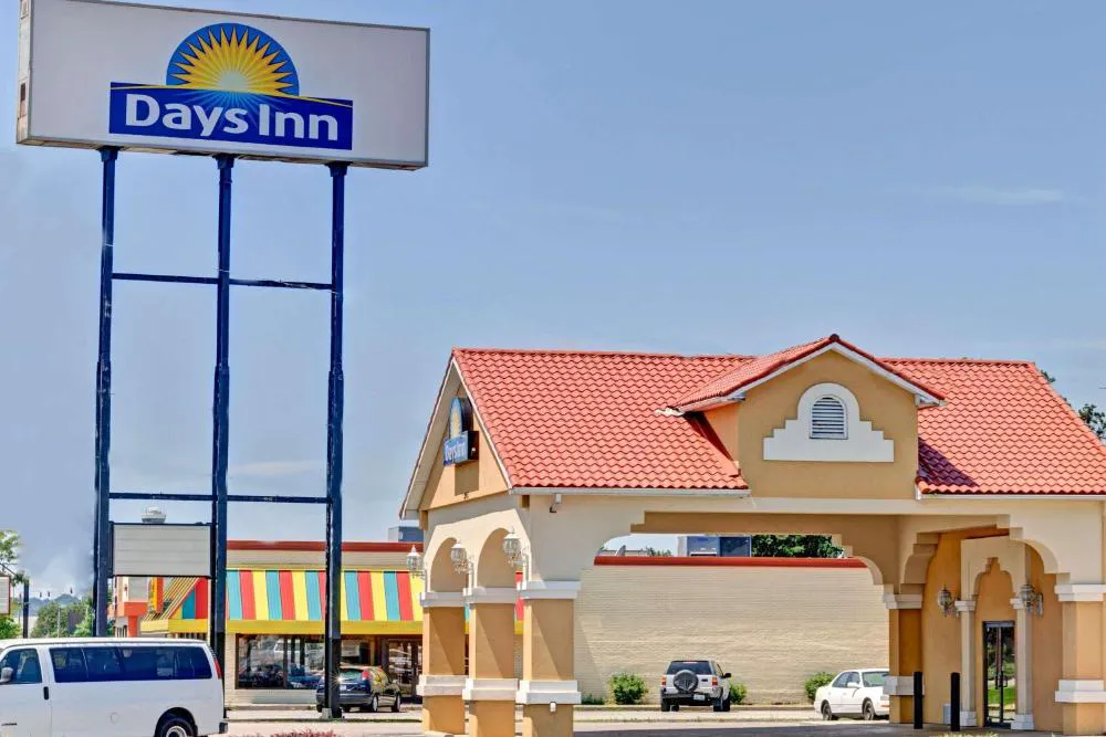 Days Inn by Wyndham Louisville Airport Fair and Expo Center hotel hero