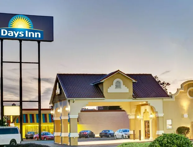 Days Inn by Wyndham Louisville Airport Fair and Expo Center hotel detail image 1