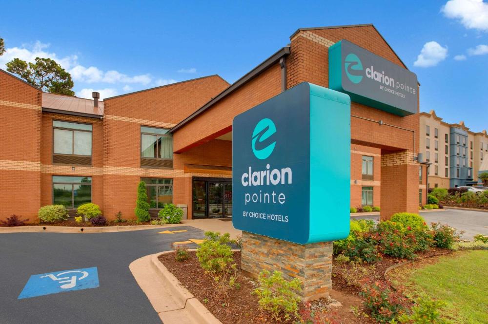 Clarion Pointe Atlanta Airport College Park hotel hero