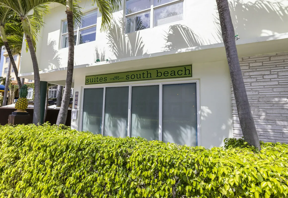 Suites on South Beach hotel hero