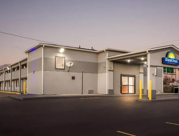 Days Inn by Wyndham Indianapolis East Post Road hotel detail image 2