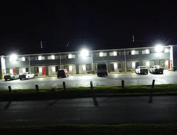 Days Inn by Wyndham Indianapolis East Post Road hotel detail image 1