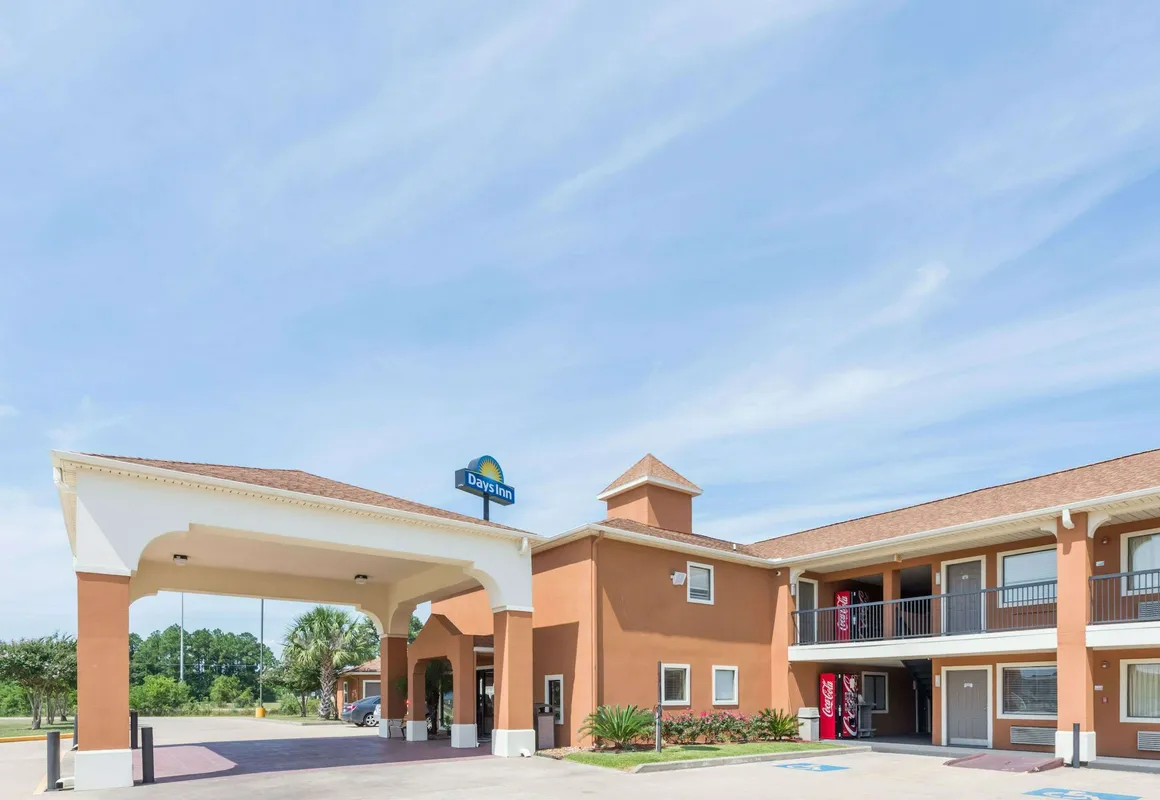 Days Inn by Wyndham Sulphur LA hotel hero